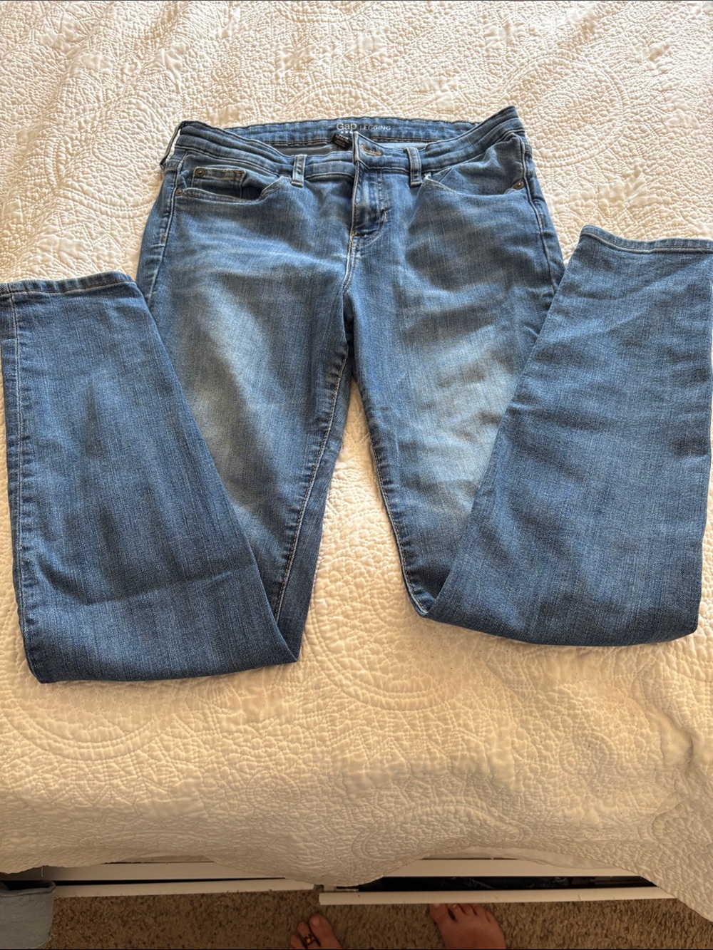 GAP Women's Jeans - Medium Blue Wash